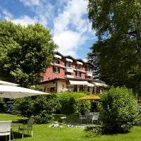 Viesnīca Albergo Milano Snc pilsētā Lanco d'Intelvi