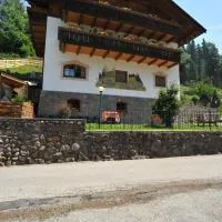 Albergo Garni' Laura,巴塞爾加迪皮內的飯店