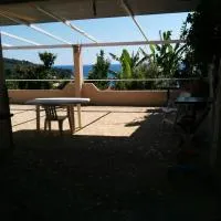 Varagoulis Giannis & Lenas Apartments, hotel v destinaci Paramonas