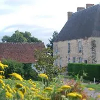 Château de Briailles - Chambre d'hôtes, хотел в Сен-Пурсен-сюр-Сиул