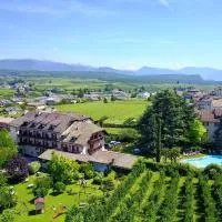 Angerburg Blumenhotel, hotel em Appiano sulla Strada del Vino