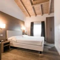 Viesnīca Hotel Operà pilsētā Dosobuono