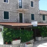 Guest House Fosa، فندق في Opuzen