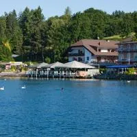 Hotel-Restaurant "Veldener Traumschiff" direkt am See in 2min im Zentrum, hotell i Velden am Wörthersee