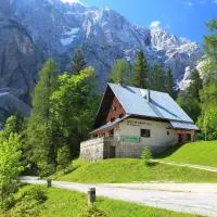 PLANINSKA KOČA NA GOZDU: Kranjska Gora şehrinde bir otel