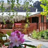 Lake Roxburgh Lodge, хотел в Roxburgh