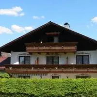 Gästehaus Jutta, hotel em Lindberg