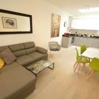 세인트 앤스 코트 (St Anne's Court)