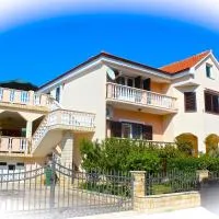 Villa Amalija Ivanac 156 Ljubac، فندق في لوجوباك
