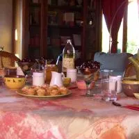 Croix Blanche، فندق في Cellieu