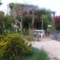 Les 3 roses, hotel em Villeneuve-sur-Yonne