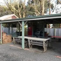 Pinewood Caravan Park, hotel en Heywood
