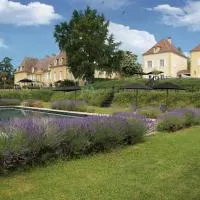 Château Les Merles et ses Villas, hotel in Mouleydier