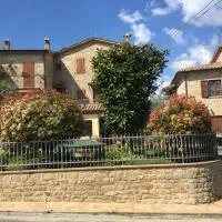 Appartamenti e Camere Il Poggio di D'Angeli Lidia, hotel sa Auditore