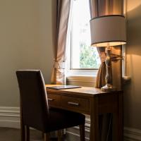 Simmers Serviced Apartments, hotel in Williamstown