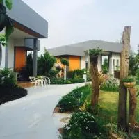 Ok Farm Resort, hotel di Det Udom