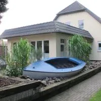 Ferienwohnung Ostseenähe、Hirschburgのホテル