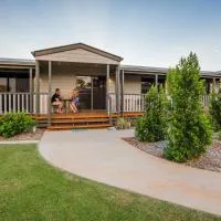 The Rocks Motel、チャールビルにあるCharleville Airport - CTLの周辺ホテル