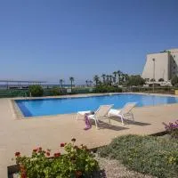 Larnaca Sunshore Beachfront Suite: Voroklini şehrinde bir otel
