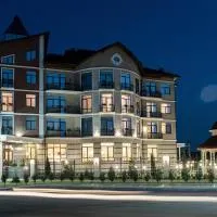 Shato Hotel ШАТО, khách sạn ở Chervonograd