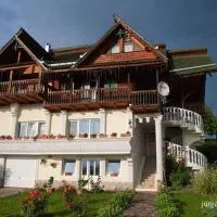 Pensiunea Amethyst, hotel em Şurdeşti
