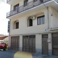 Hotel For You, hotel di Yerevan