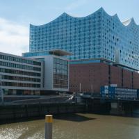 Gästezimmer an der Elbphilharmonie contactless Check in, hotel in Hamburg City Center (Old Town), Hamburg