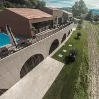 Fana Estate, hotel di Dobrovo