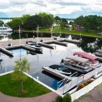 Tall Ships Landing Coastal Resort, Hotel in Brockville