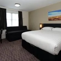 Fallow Field, Telford by Marston's Inns, хотел в Телфорд