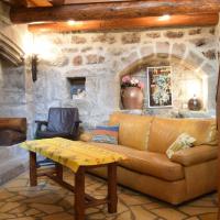 Cozy Holiday Home in La Souche by Le Lignon River, hotell i La Souche