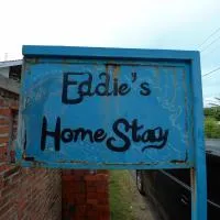 Eddie's Homestay โรงแรมในLhonga