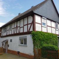 Small apartment in Hesse with terrace and garden, hotel in Frielendorf