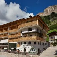 Mountain Hotel Mezdì, hotel sa Colfosco
