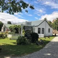 Settlers Cottage Motel, отель в городе Арроутаун