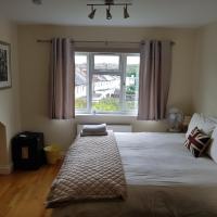 Kathleen House, hotel in Enfield