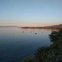 Dimitropoulos Seafront Apartments-Elaionas Beach near Diakopto, hotel em Eleonas