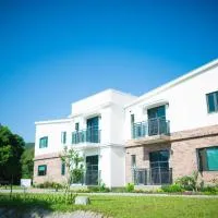 Simple Life, hotel a Yuli