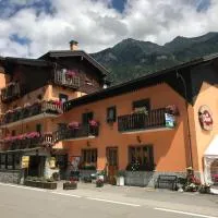 Albergo Ristorante Pizzeria DEL PONTE, готель у місті Бачено