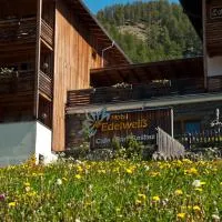 Hotel Edelweiss: Malles Venosta şehrinde bir otel