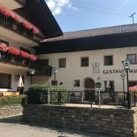 Gasthof Wacht, hotel di Untertilliach