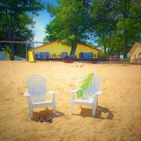Gold Coast Family Cottages, hotel di Oscoda