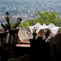Restaurant-Hotel Maien, hotel u gradu Lerah