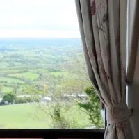 Goldenhill Guesthouse، فندق في أوماه