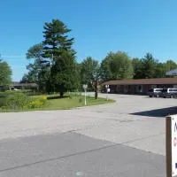 Franklin Motel, Tent & Trailer Park, hotel en North Bay