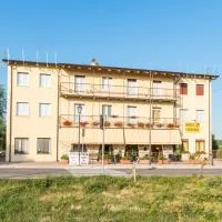 Hotel Cristina โรงแรมในSan Rocco di Piegara