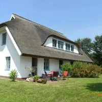 Landhaus Klein Kubitz WE8864, hotel di Ummanz