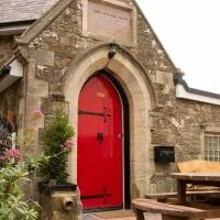 James John Hamilton House and backpacker hostel, hotel em Fishguard