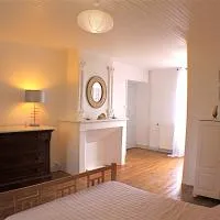 Chambres d'hôtes La Luciole, hotel u gradu Tourtrol