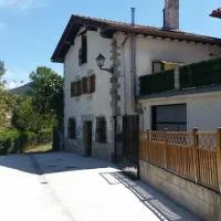 Casa Rural Zubiarena, hotel en Satrústegui